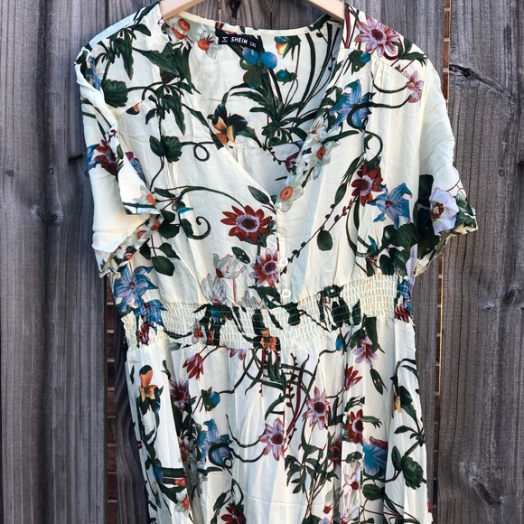 ❌SOLD❌ Split ButtonUp Front Floral Dress - Picture 8 of 16